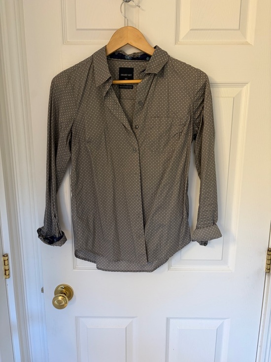 Smart Set Tops - Smart Set Gray Polka Dot Button-Up Blouse